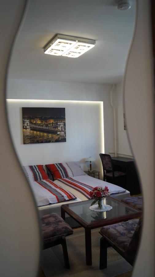 Apartment Sinko - Free Garage Parking, Central, 2 Bedrooms 4 Single Beds, Flexi Check-Out Budapest Eksteriør bilde